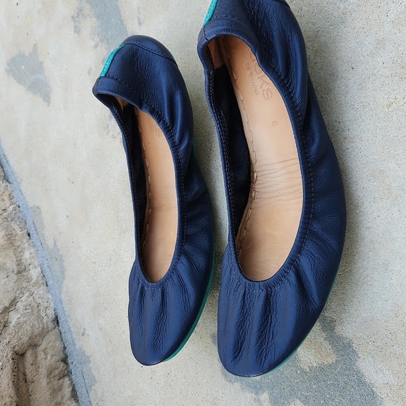 Tieks California Navy Size 8 - Picture 4 of 10
